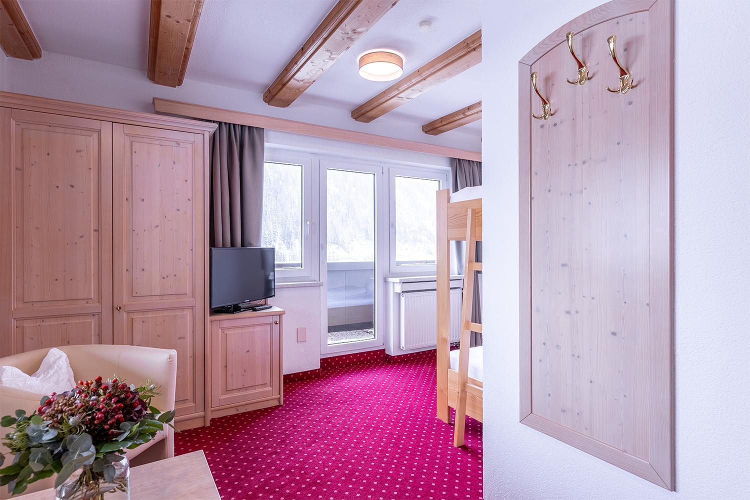 Hotel Sonnenheim サンクト・アントン・アム・アールベルク エクステリア 写真
