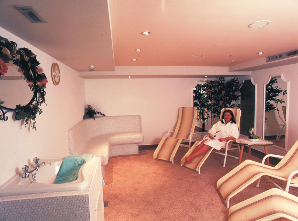 Hotel Sonnenheim サンクト・アントン・アム・アールベルク エクステリア 写真
